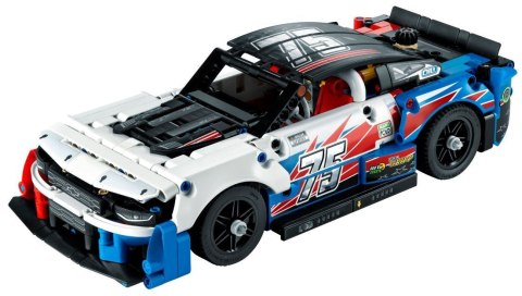 LEGO Technic 42153 Nowy Chevrolet Camaro ZL1 z serii NASCAR