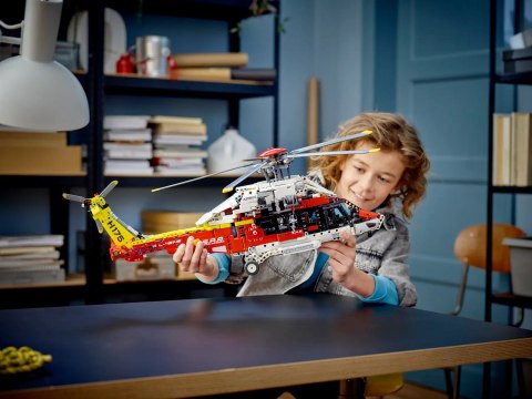 LEGO 42145 TECHNIC Helikopter ratunkowy Airbus H175 p2