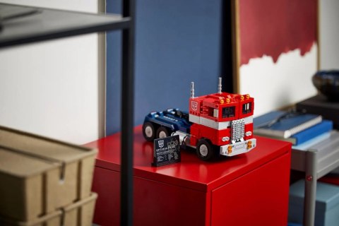 LEGO 10302 Optimus Prime p2